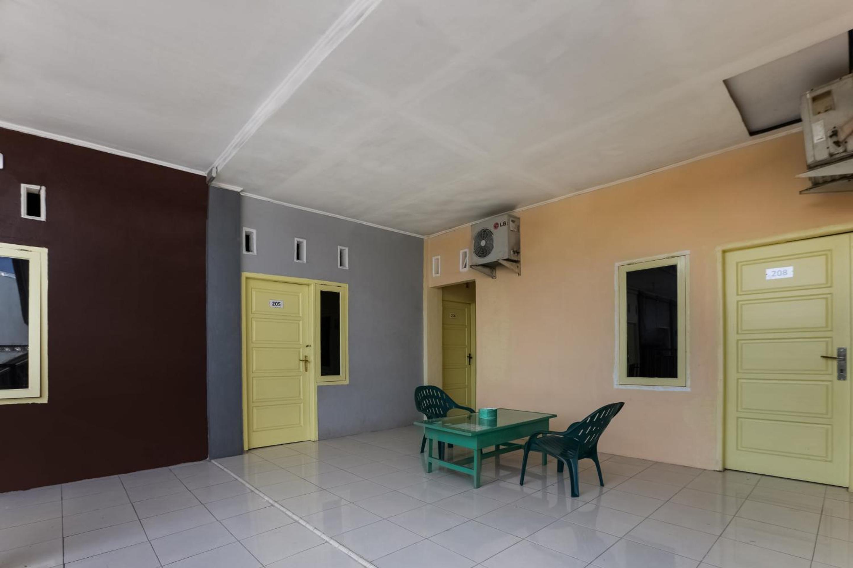 OYO 3907 Mine Residence 3/40