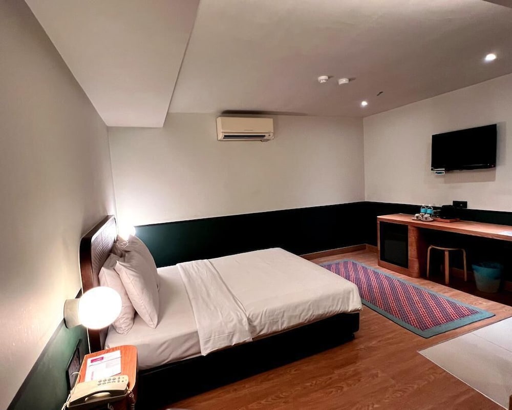 K Hotel 29/48