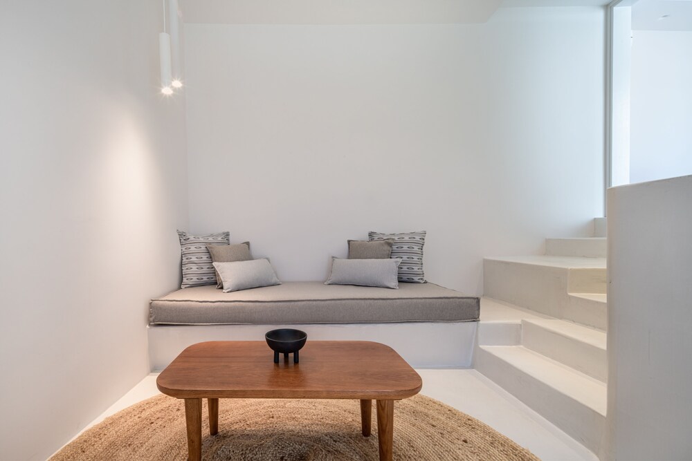 Akra Suites & Spa 35/50