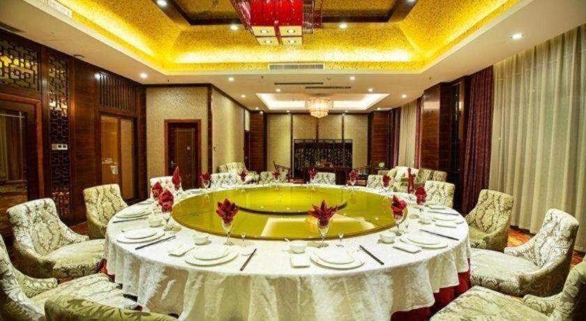 Zhengzhou Airport Hotel 27/43