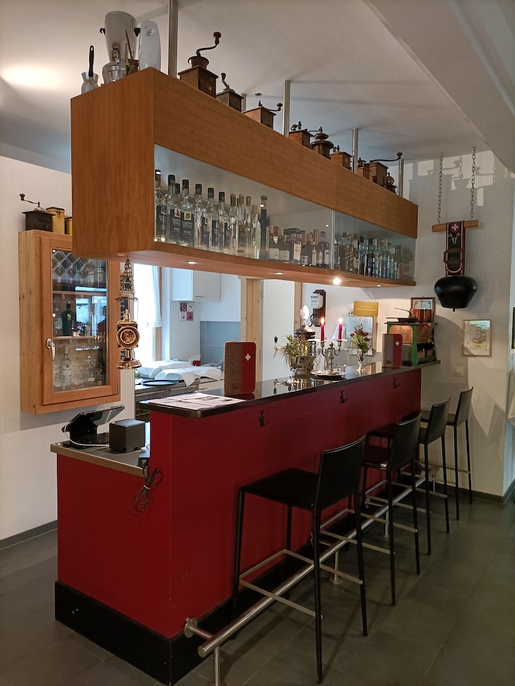 Carlton-Europe Vintage Adult Hotel 47/56