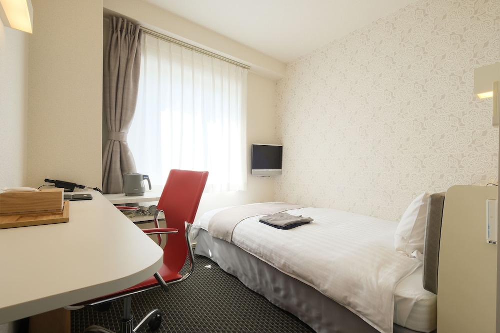 ROOM, SINGLE