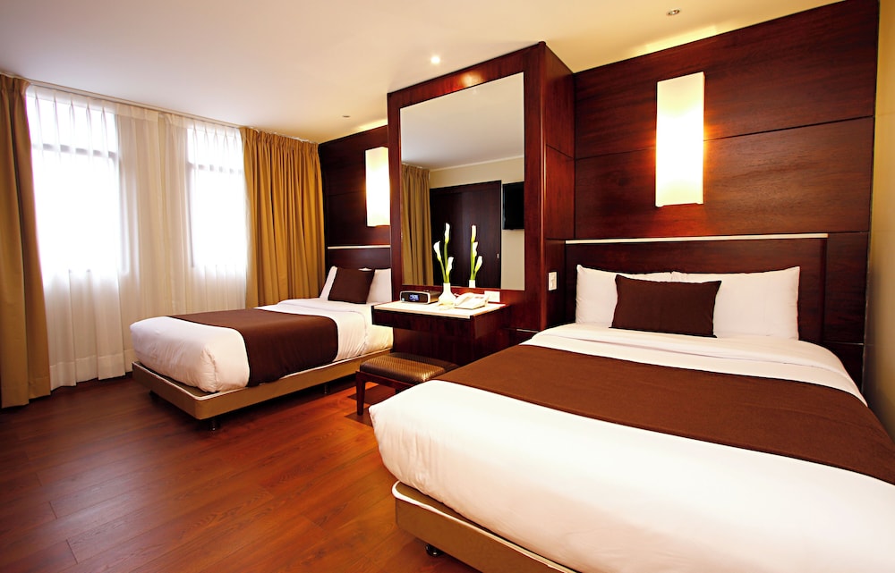 DELUXE, TWIN BEDS