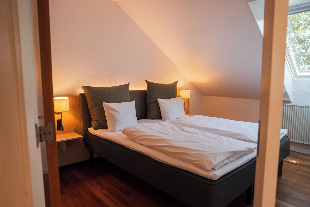 Apartment, Queen Bed, Balcony