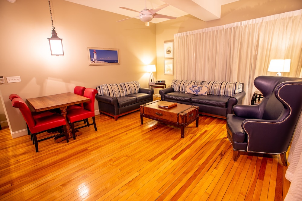 Capital Resorts 84 Main 34/66