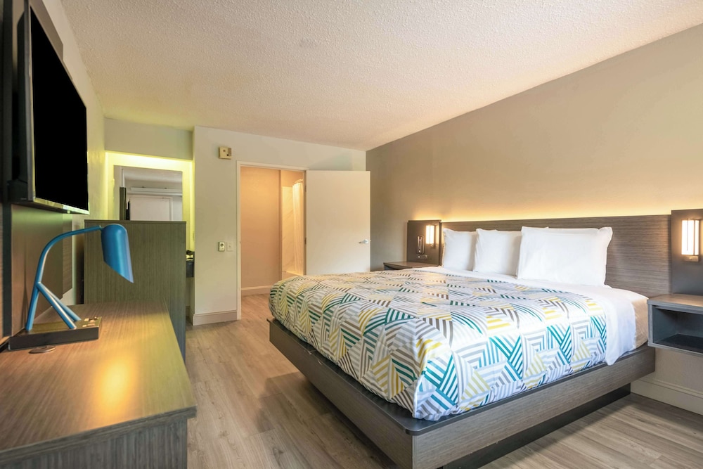 Motel6 Charlotte, NC - Coliseum 27/55