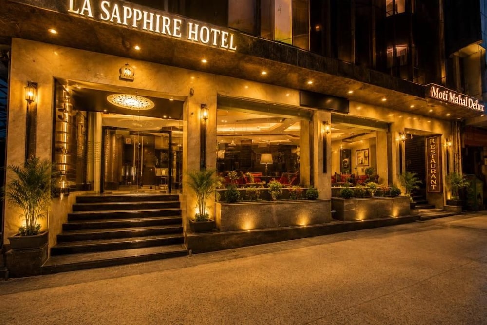 La Sapphire Hotel 6/50