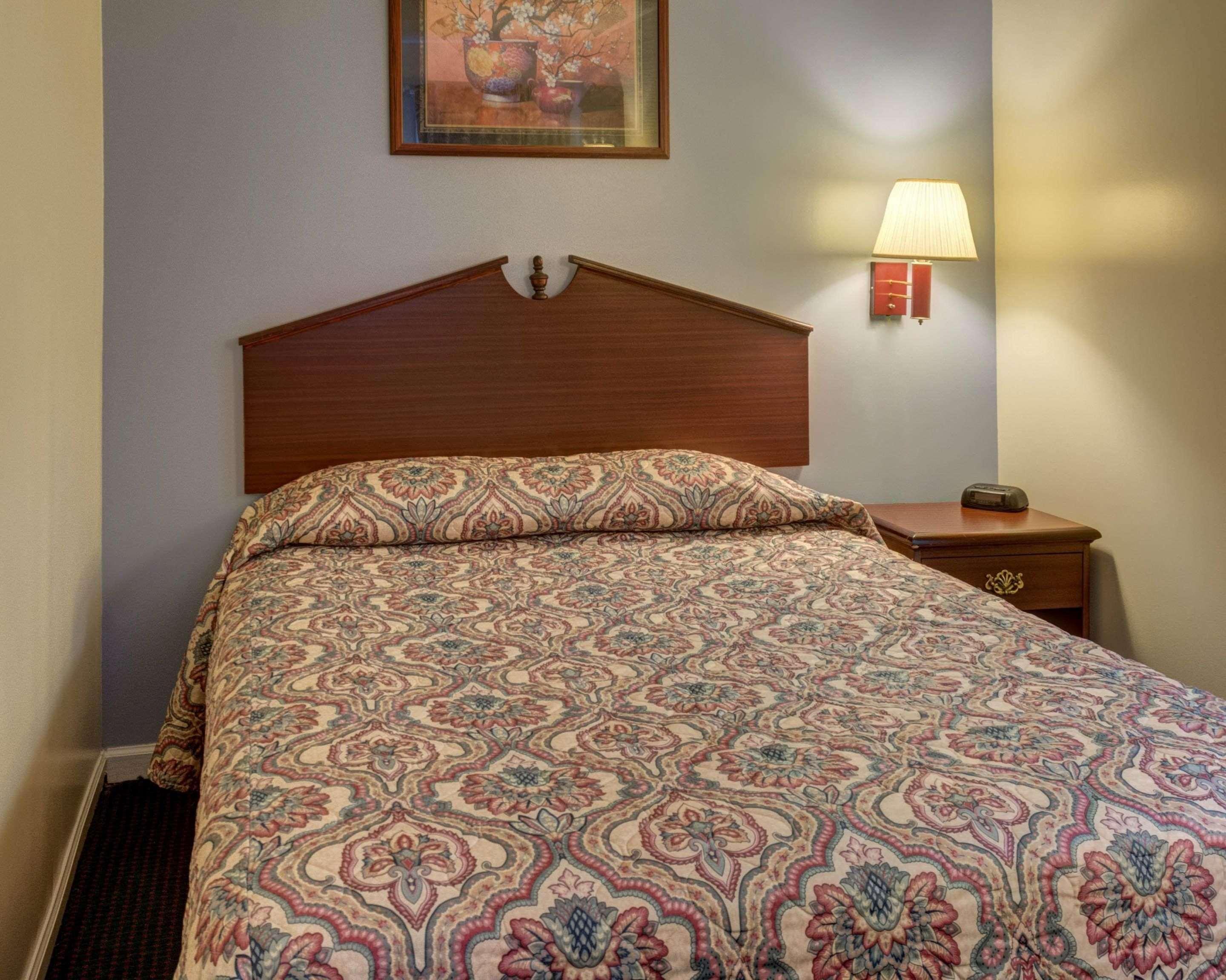 Rodeway Inn &amp; Suites Williamsburg 14/26