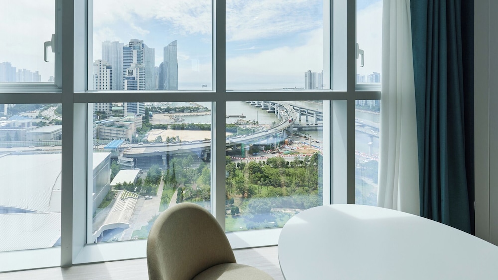Travelodge Suites Busan Centum 41/68