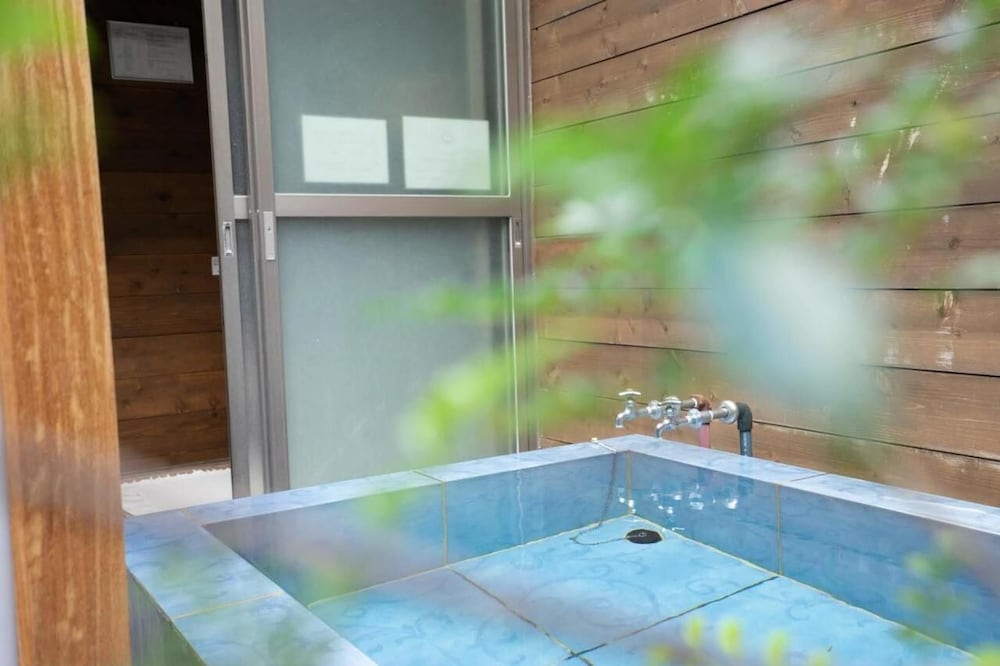 Beachside Inn Shirahama 10/66
