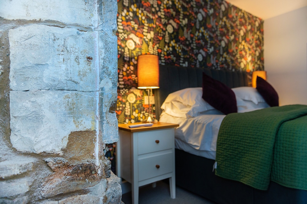Wild Garlic Restaurant Rooms 21/37