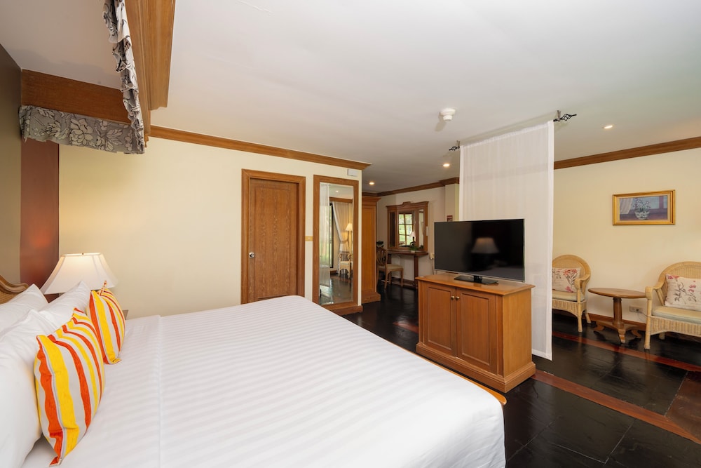 SUITE, RIVERSIDE