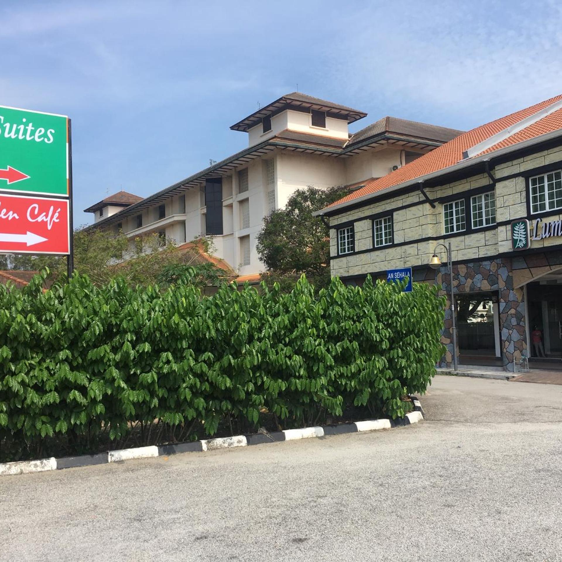 Lumut Suites 8/50