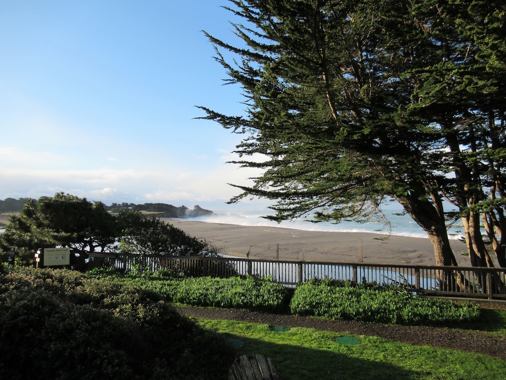 Gualala Country Inn 39/45