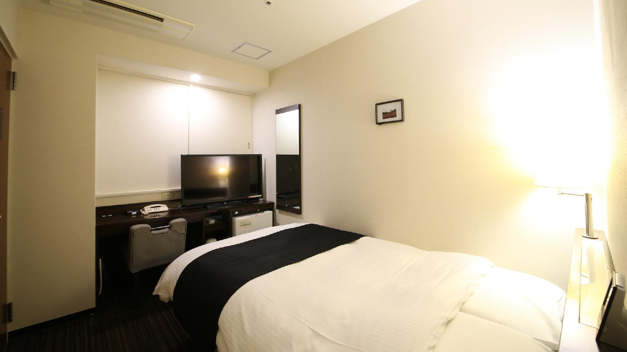 Semi Room, Standard, Semi Double Bed, Smoking