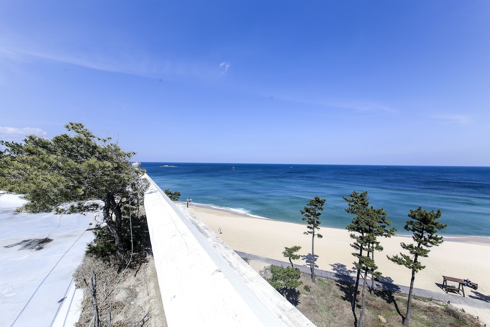 Gyeongpo Soo Hotel 60/68