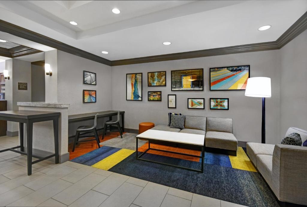 HYATT house Bridgewater 27/33