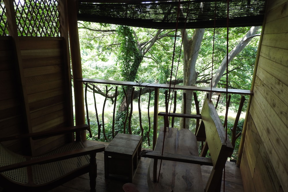 Riverside Cabana Yala 14/50