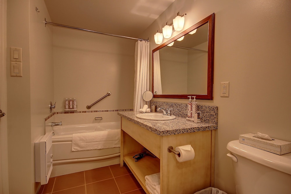ESTRIMONT SUITES & SPA 22/61