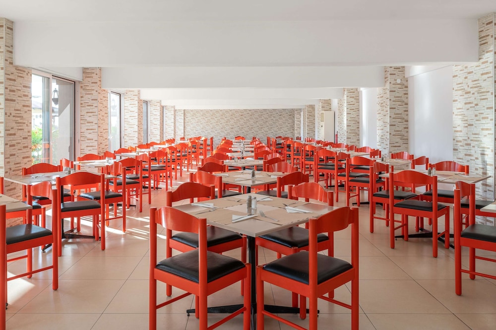 Lito Hotel 44/66