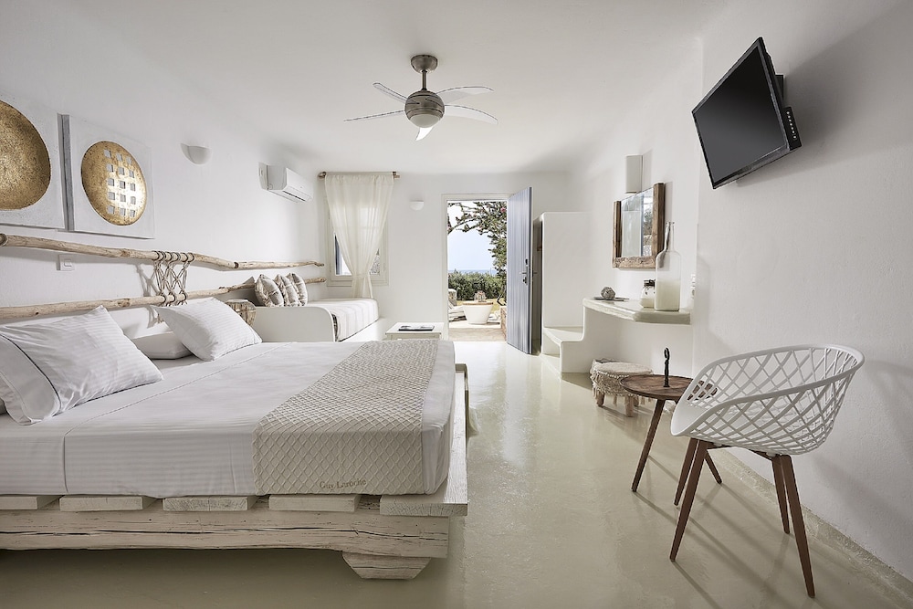Artemis Seaside Resort 68/82