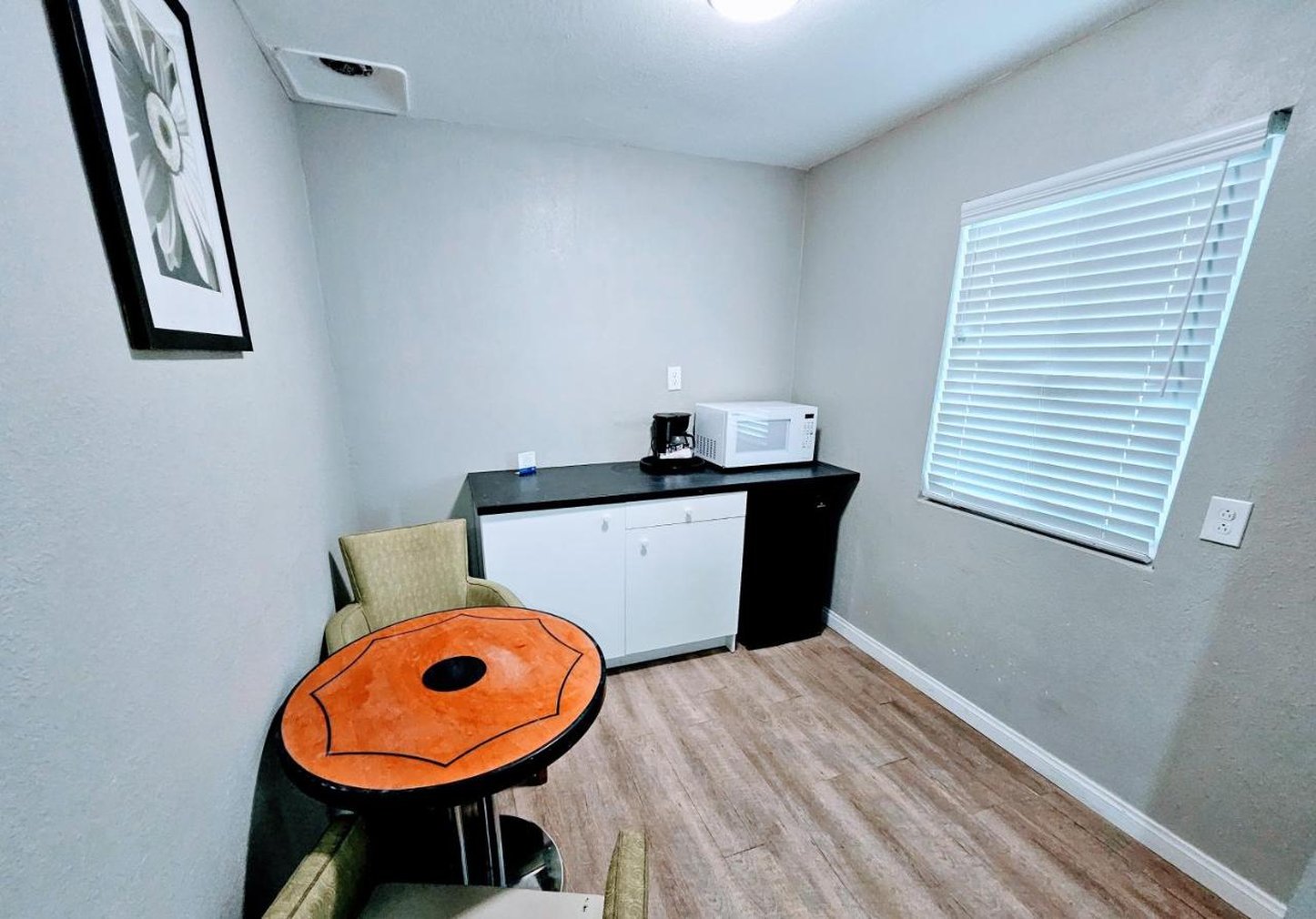 Hotel Ridgecrest An Extended Stay Studio 14/21