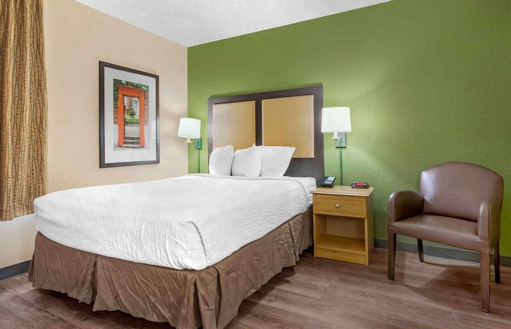 Extended Stay America Select Suites Orlando Southpark 18/56