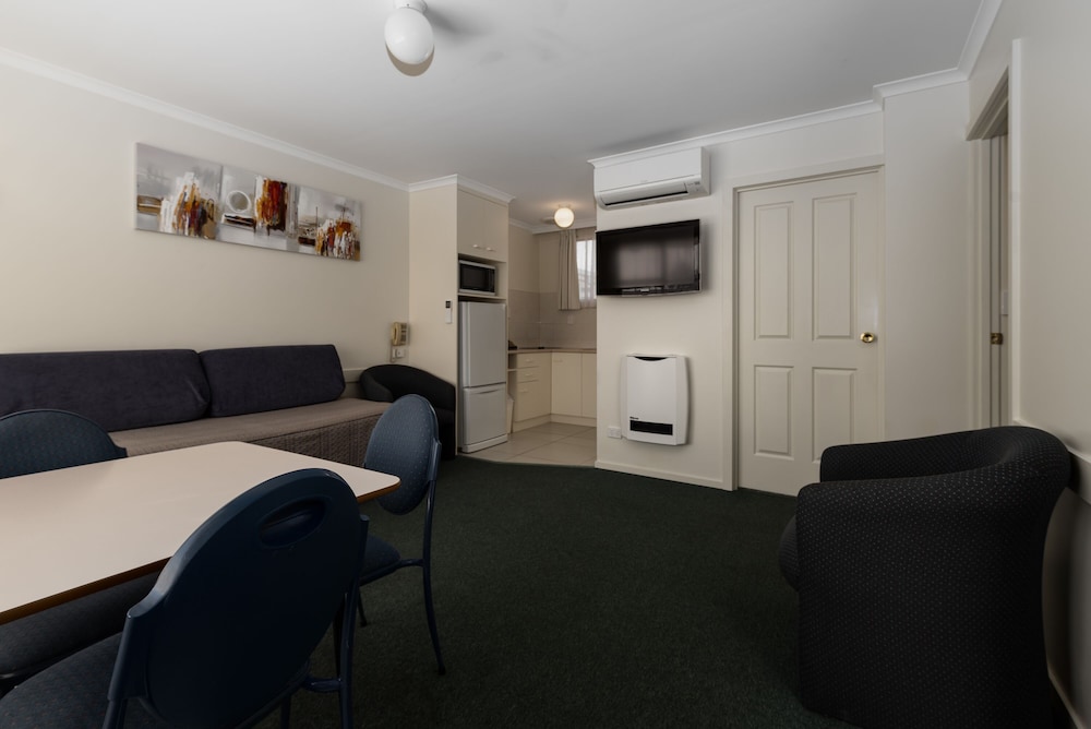 BARCLAY MOTOR INN 46/71