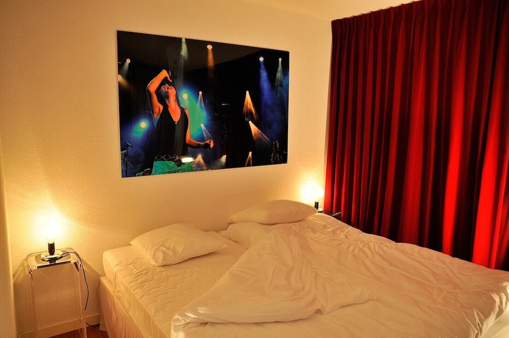 Tralala Hotel Montreux 23/73