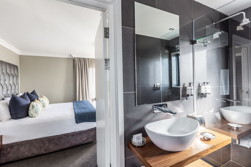 Bliss Boutique Hotel 48/50