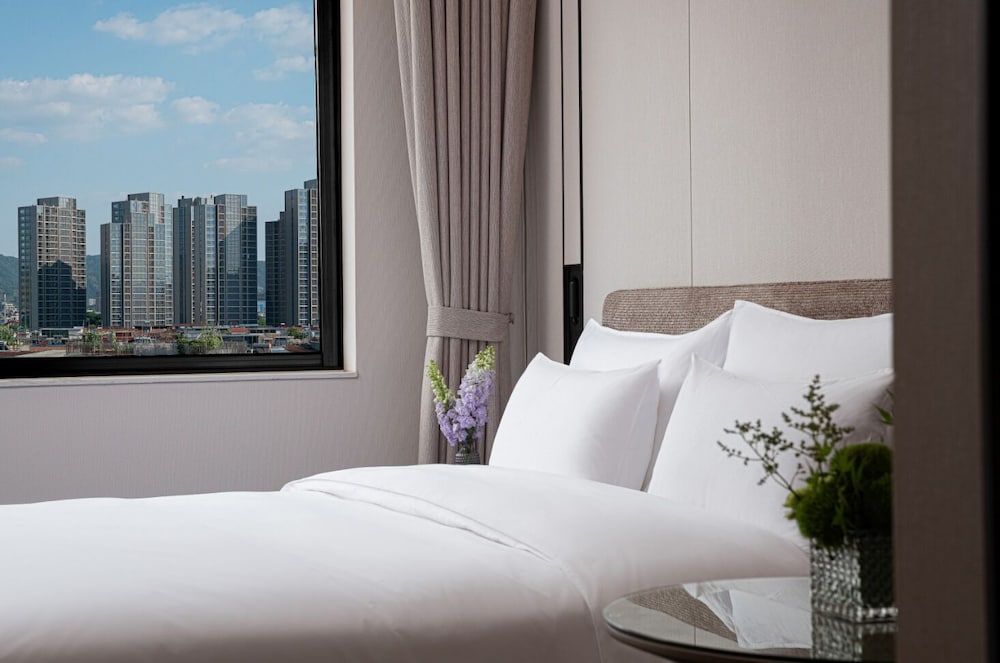 BYLAND WORLD HOTEL 24/50