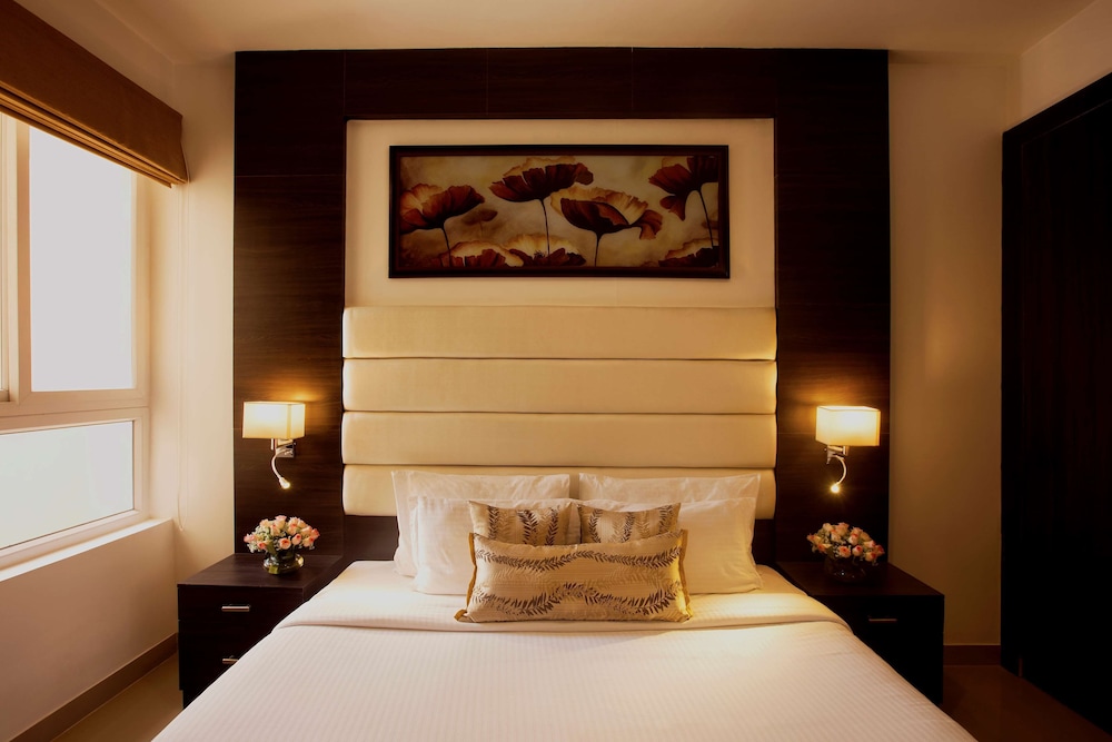 GOLDEN TULIP BHIWADI 15/33