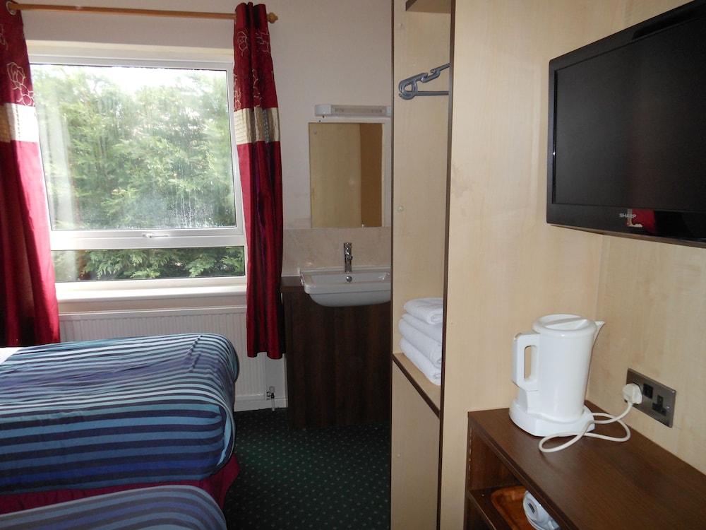 Gatwick Whitehouse Hotel 21/63