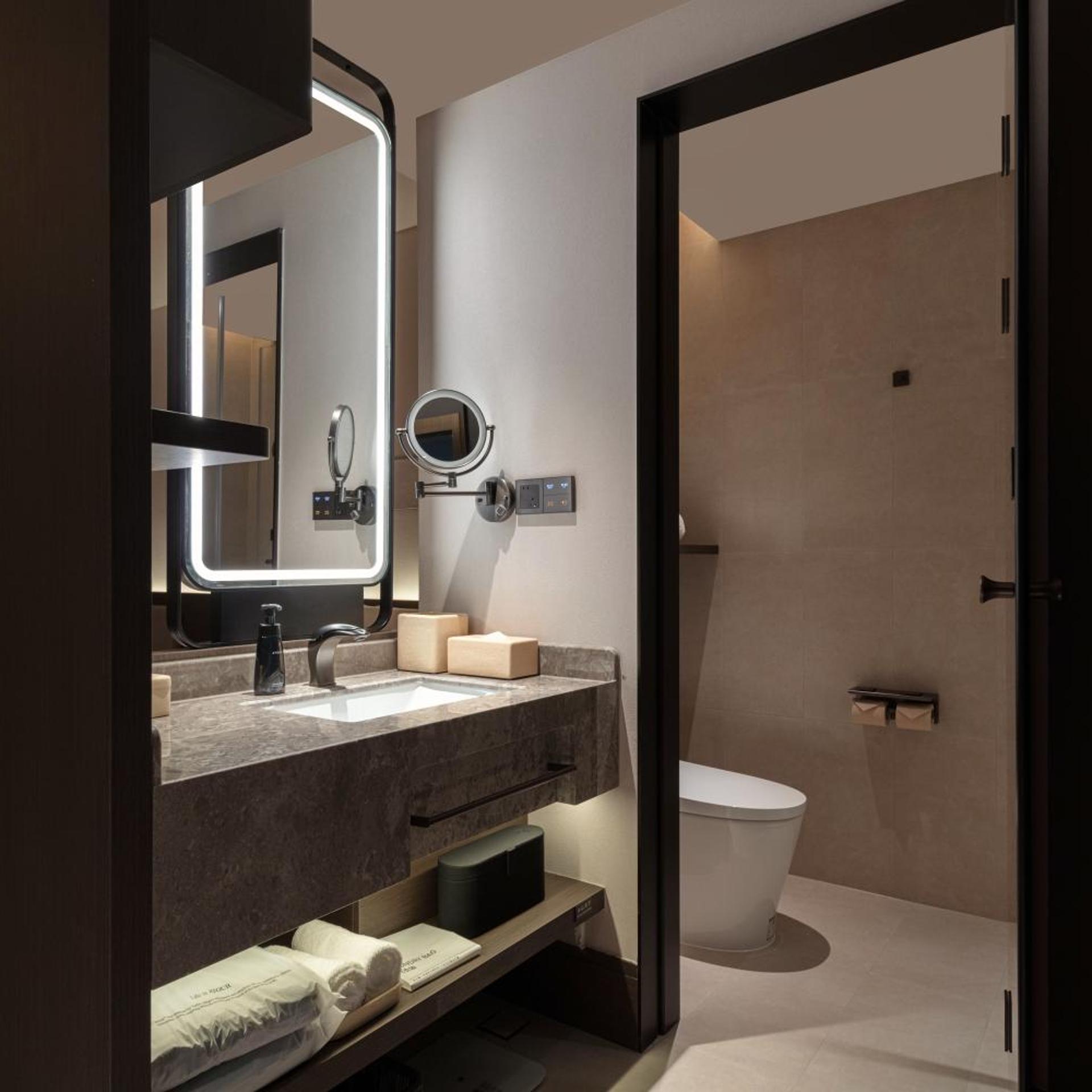 Guangzhou International Financial City Linjiang Avenue Atour Hotel 45/50