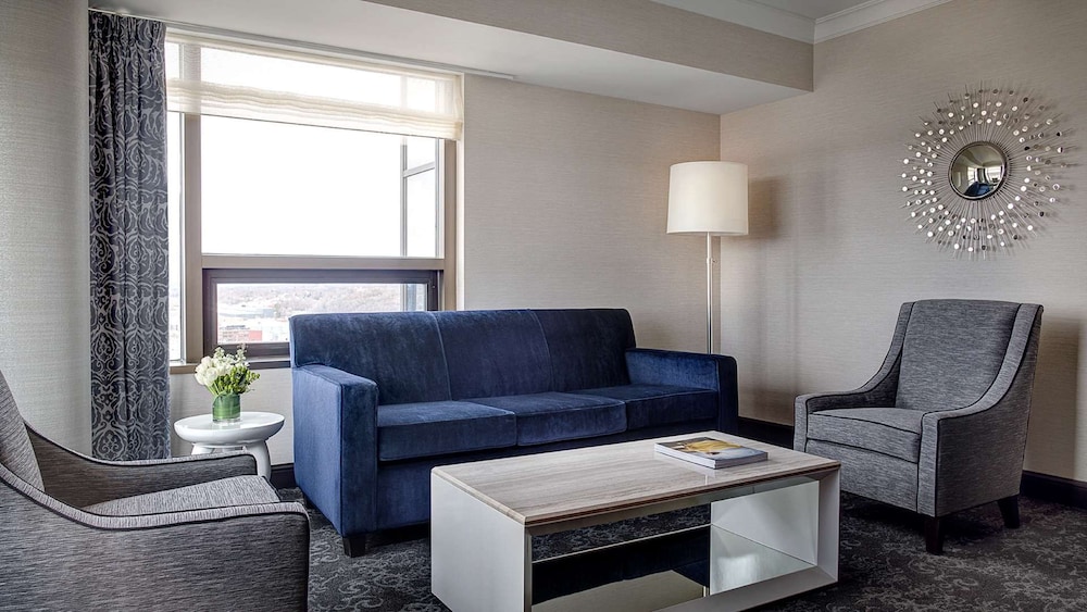 Amway Grand Plaza, Curio Collection by Hilton 39/65