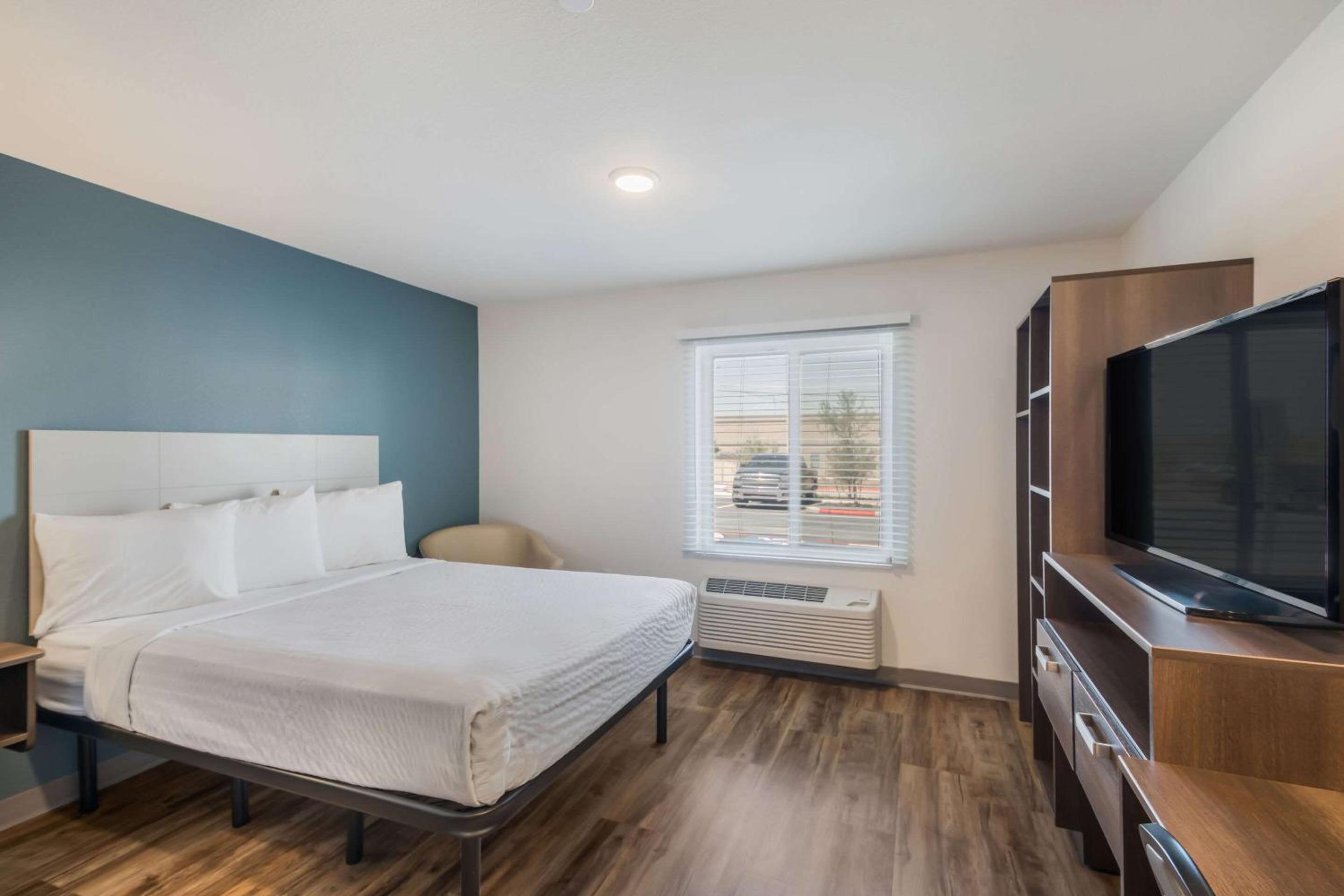 Room, Queen Bed, Accessible, WoodSpring Suites Round Rock - Austin North 2/9