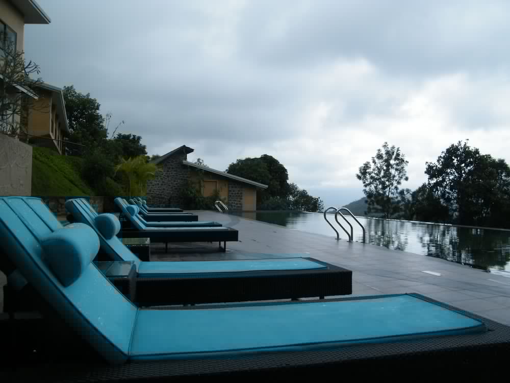 POETREE SAROVAR PORTICO 12/74