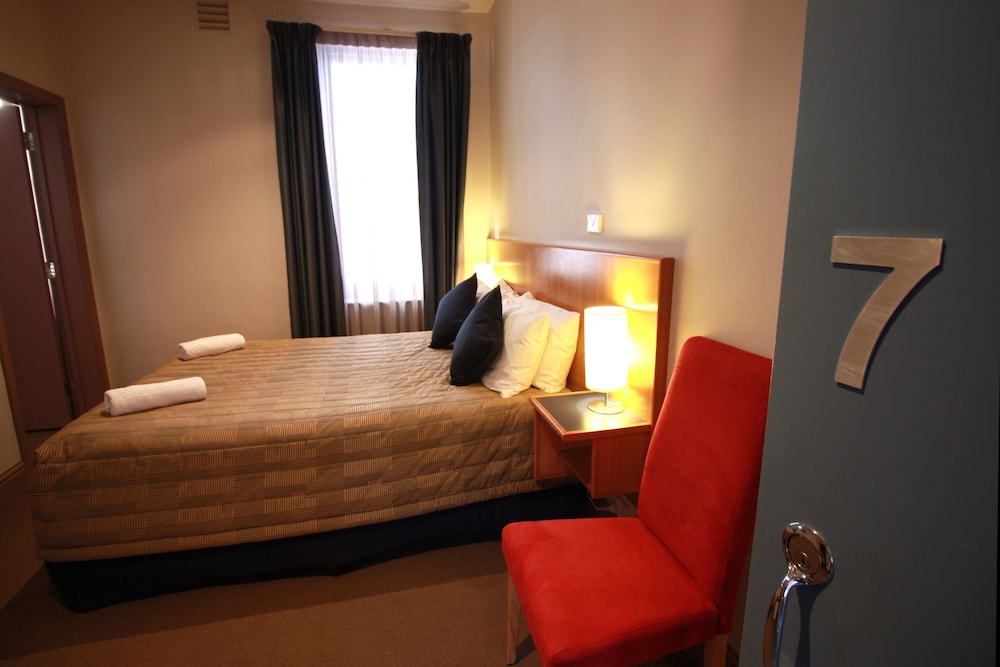 Central Hotel 24/55