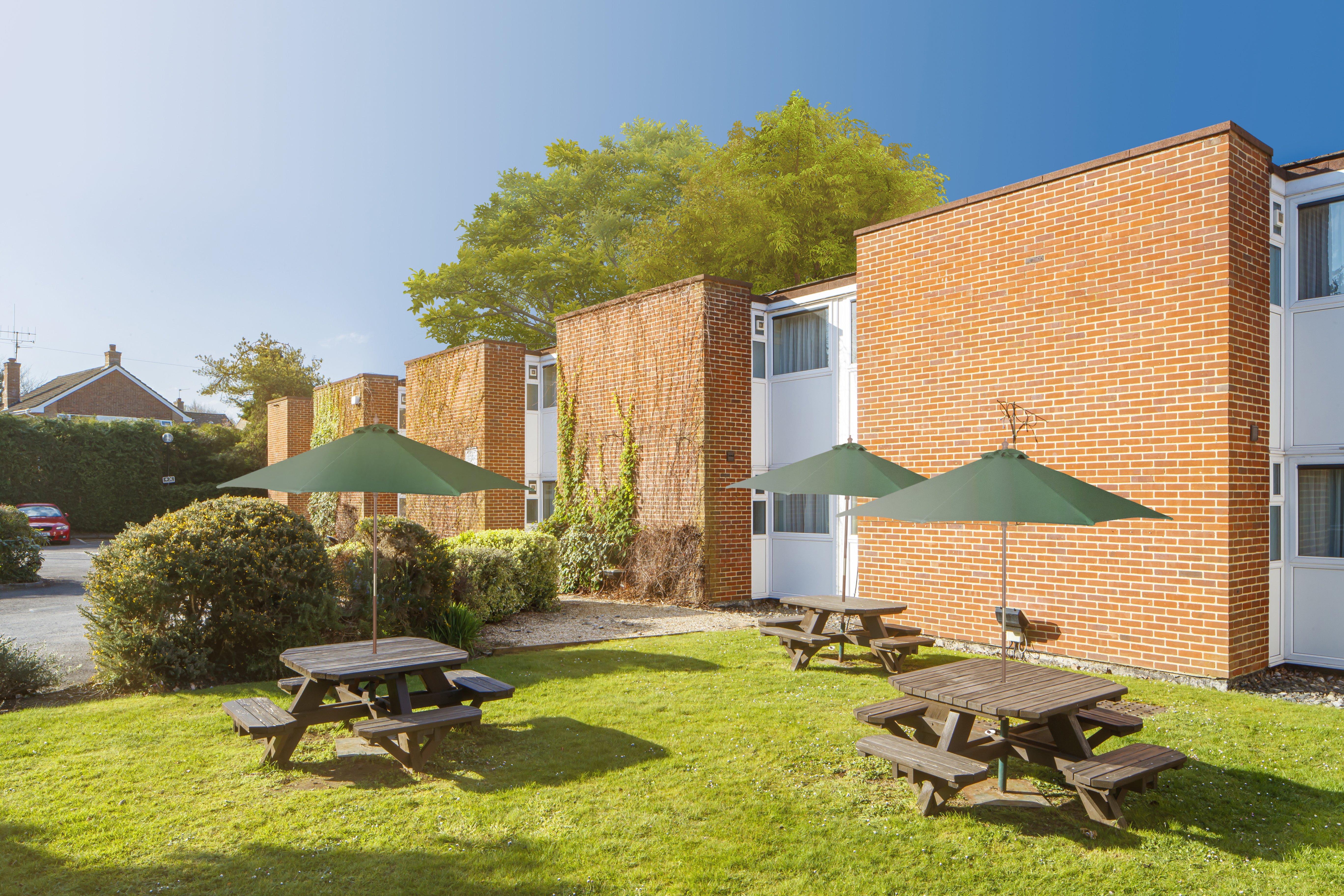 HOLIDAY INN BASINGSTOKE 42/45