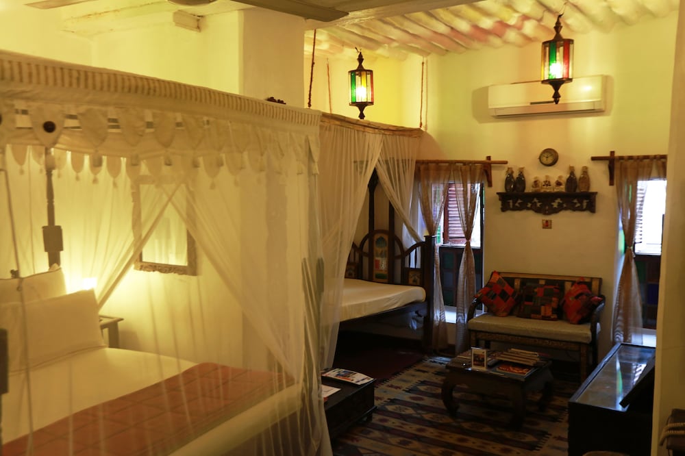 Jafferji House 60/77