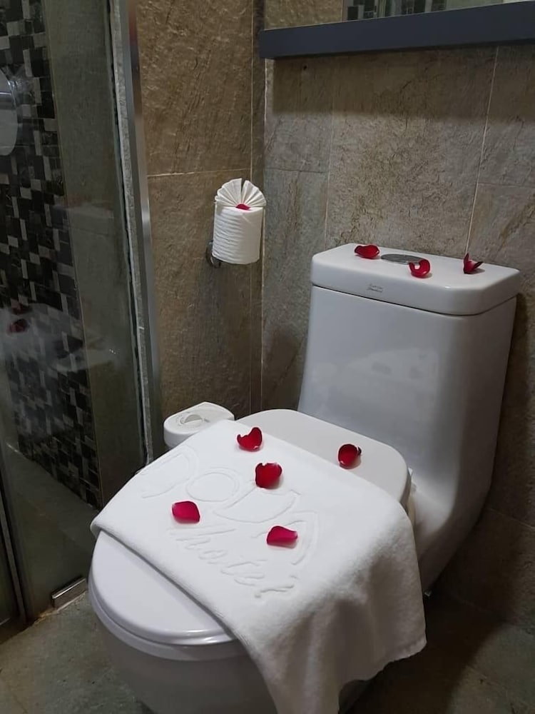 Nova Hotel Miri 32/33