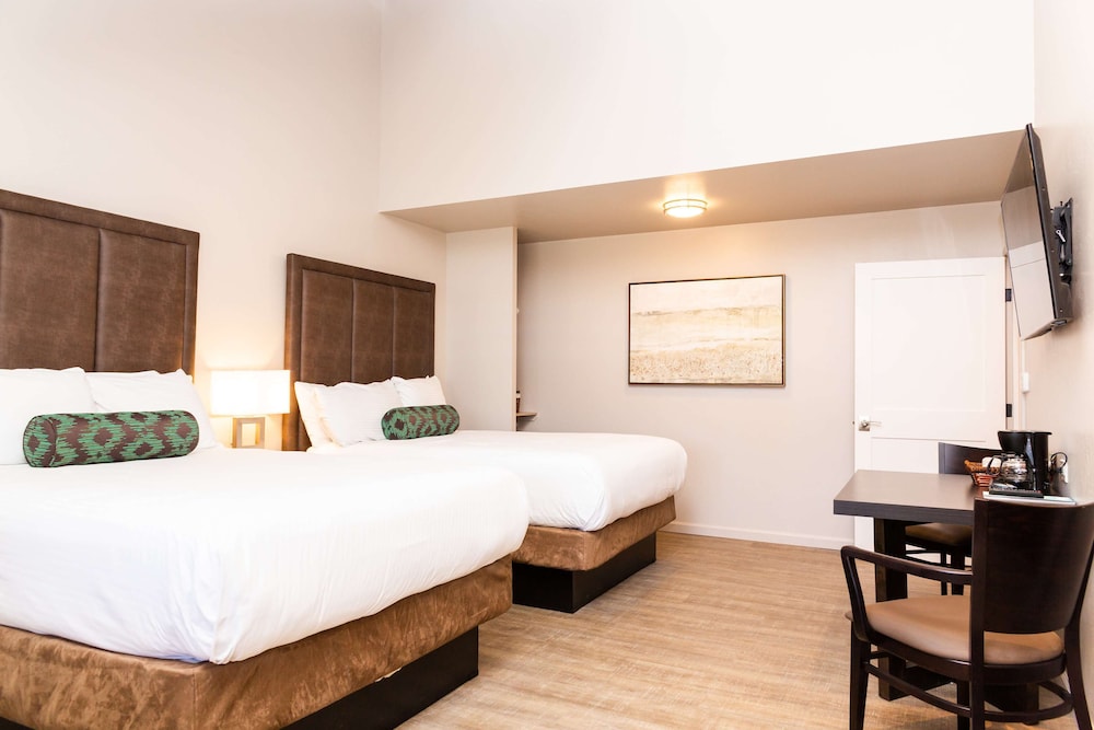 Inn At Pasatiempo 5/28