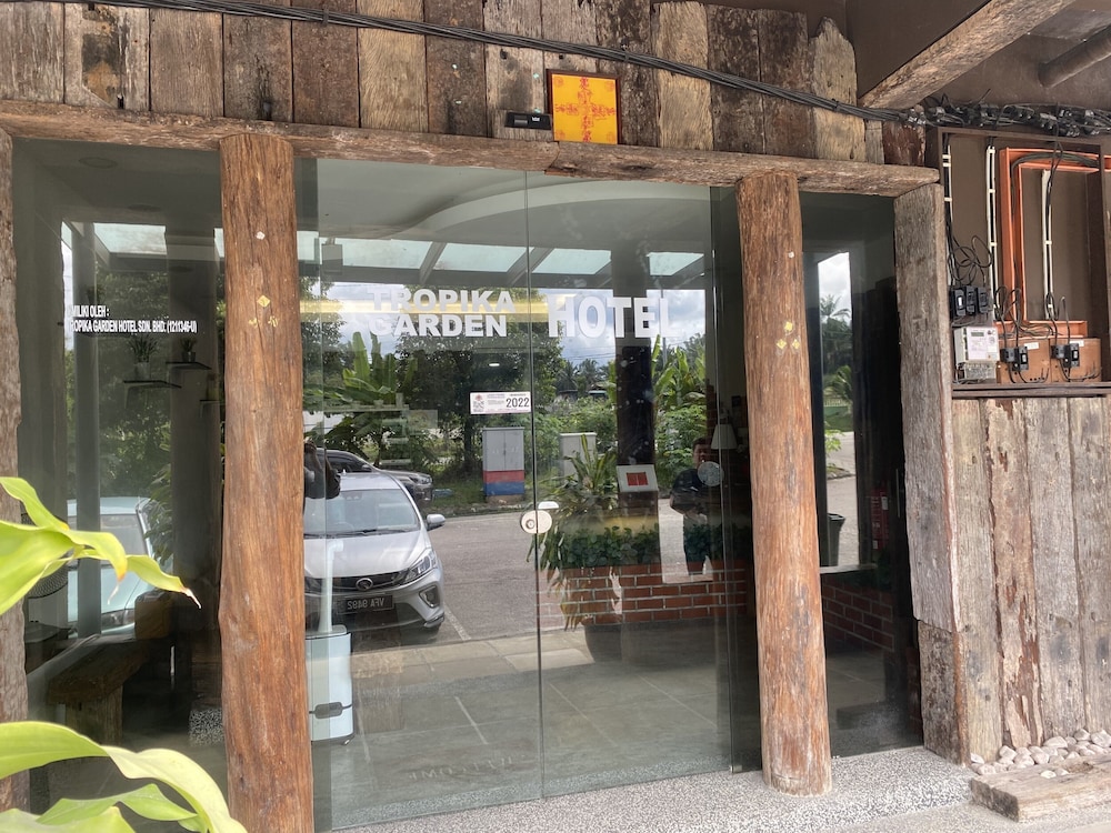 Tropika Garden Hotel 39/41