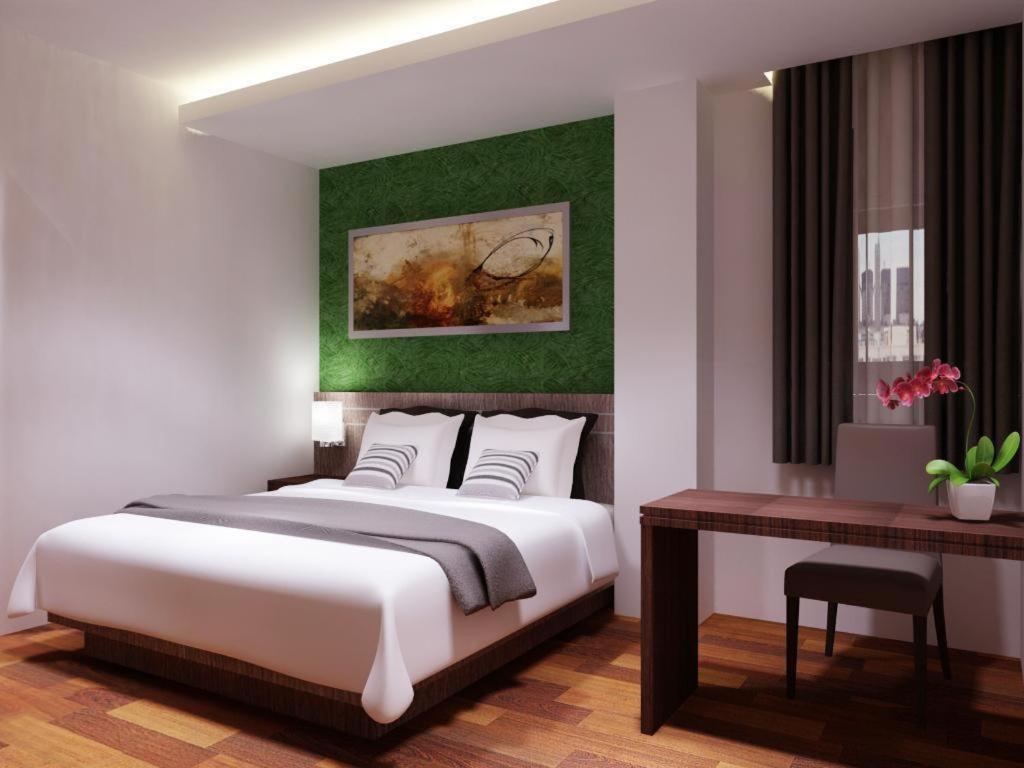 Neotel Hotel City Centre 8/18