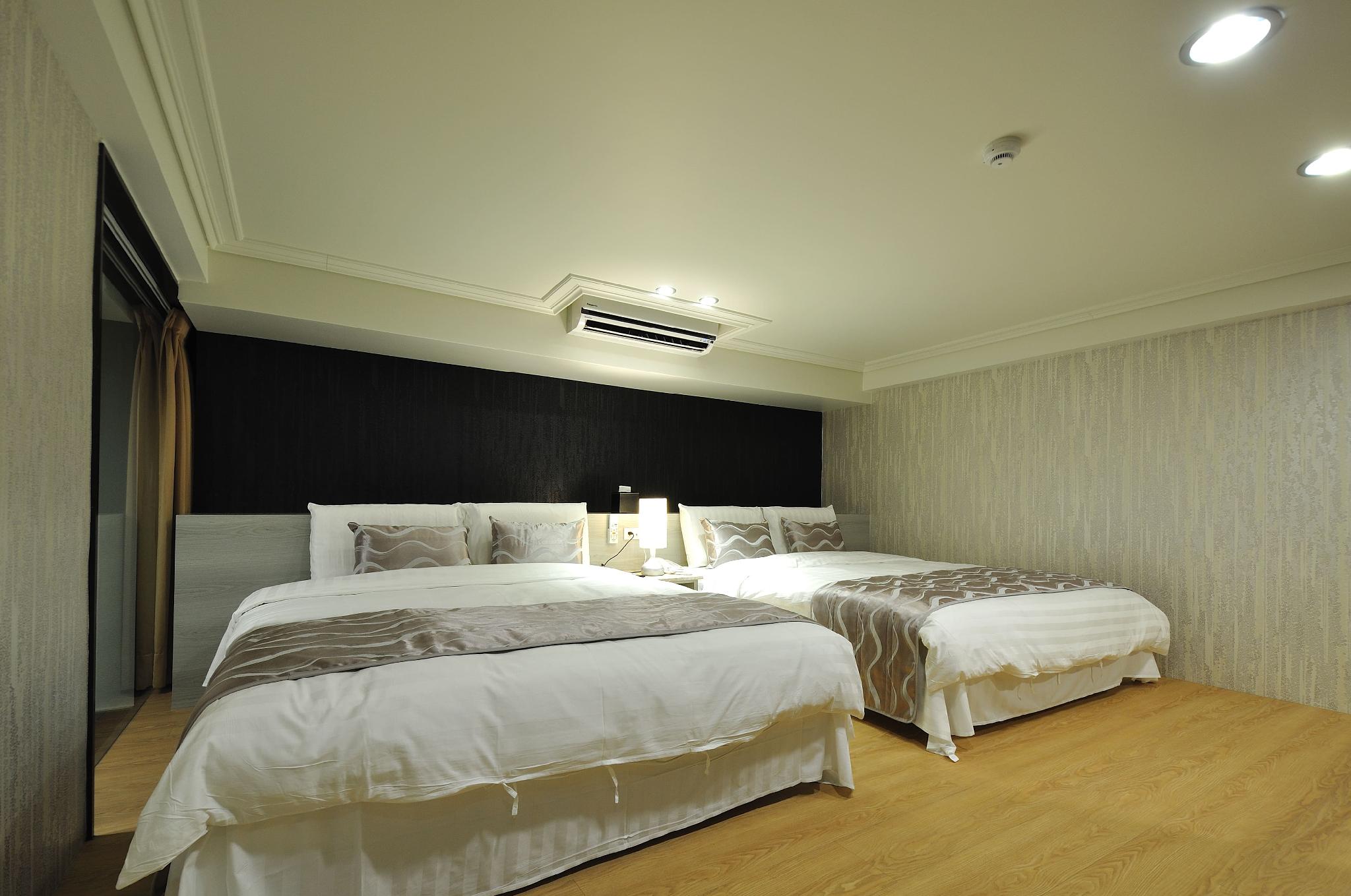 Superior, Quadruple, 2 Double Beds