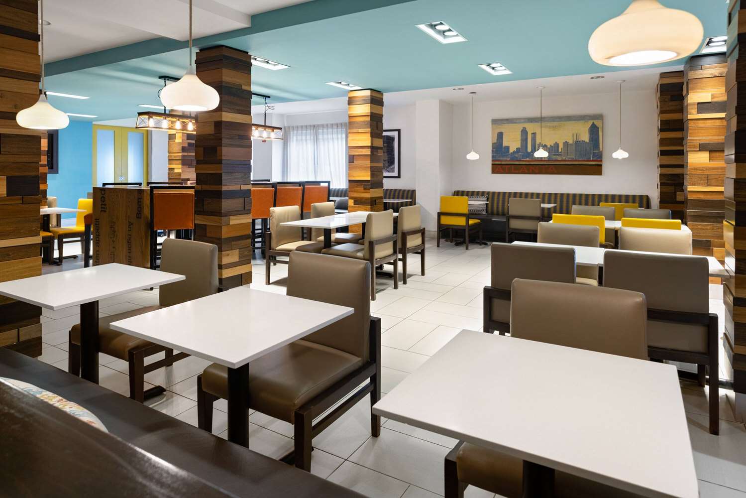 La Quinta Inn & Suites by Wyndham Atlanta Airport North 46/60