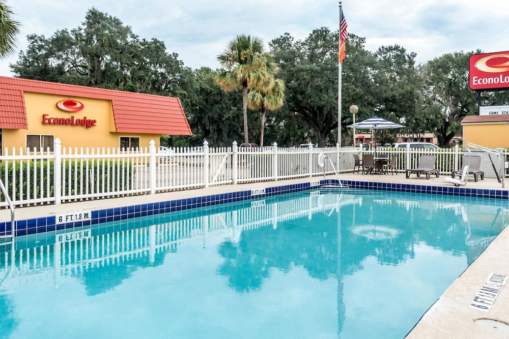 Econo Lodge Live Oak, FL 4/35