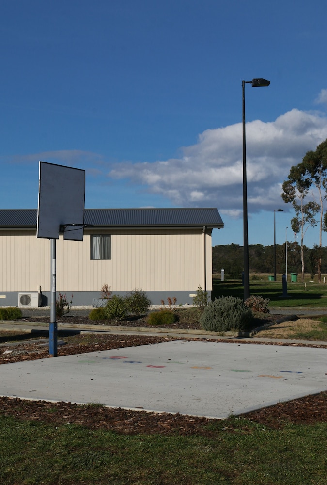 BIG4 Hobart Airport Tourist Park Hotel 44/48