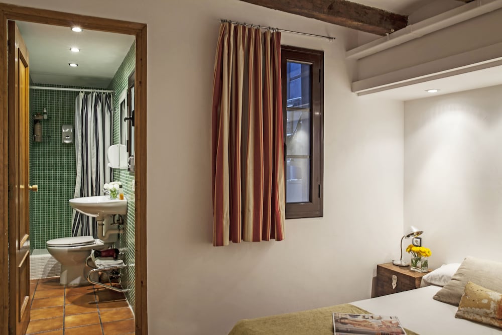 AinB Las Ramblas Guardia Apartments 21/60