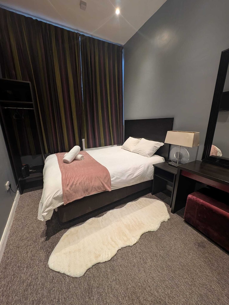 London Shelton Hotel, Finsbury Park 39/51